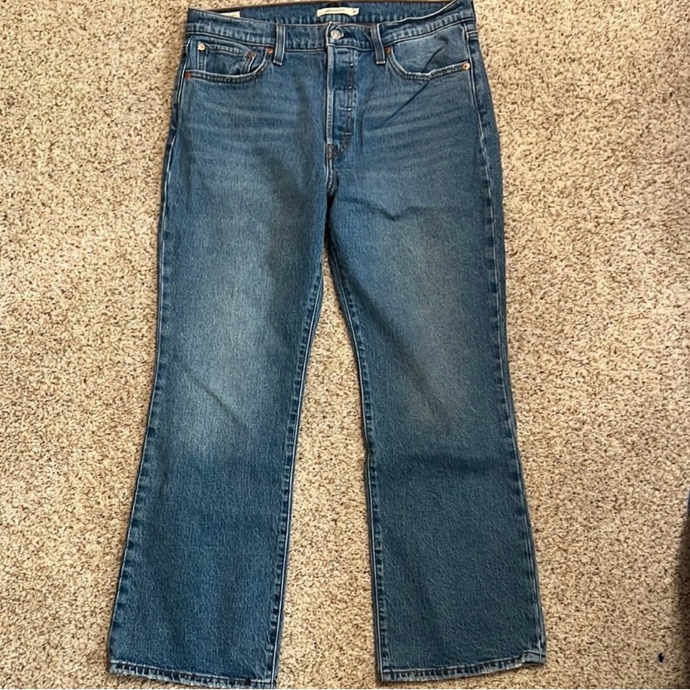 Levi's Women's Flare Jeans in Classic Blue